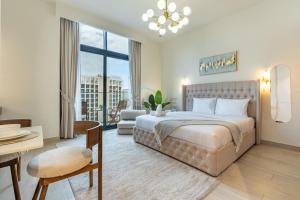 Sophisticated Studio Getaway, Minutes Drive to Iconic Dubai Landmarks - Azizi Riviera 45, Al Merkadh by Deluxe Holiday Homes