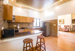 Rahta Villa3-BHK Retreat with Picturesque Balcony & Patio