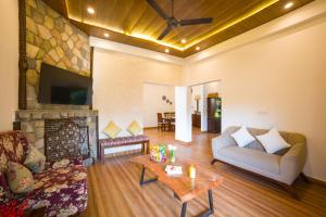 Rahta Villa3-BHK Retreat with Picturesque Balcony & Patio