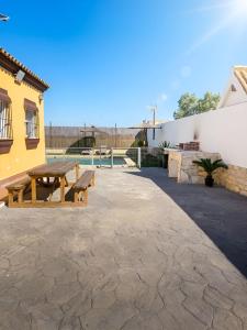 Chalet con piscina privada Lugar tranquilo con Palmeras