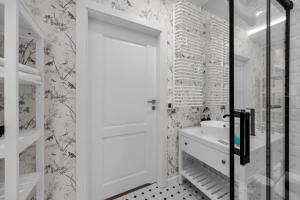 Mehoffera Superior Apartment by BookingHost