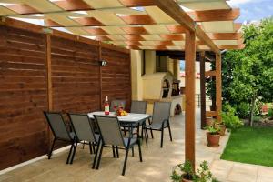 Sklavaki Traditional Villa - Private Pool & Views