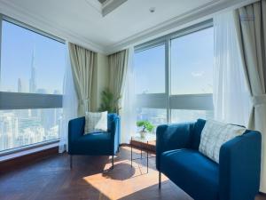 Skyline Living 5BR Penthouse with Burj Khalifa View