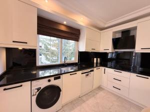 SA Apartments! 2BD Flat 400m to the Beach