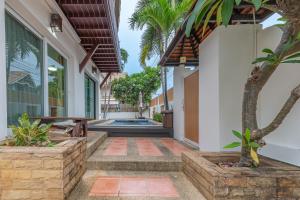 Thai Home 3B Pool villa Near Hollywood