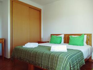 Apartment with Balcony room in Monte da Ribeira