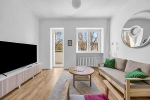 Metro Młynów Charming Apartment by BookingHost