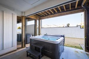 New Listing Ocean Views Hot Tub & Community Pool