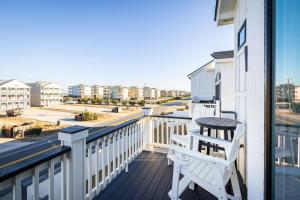 New Listing Ocean Views Hot Tub & Community Pool