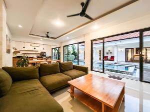 Stylish 3BR Pool Villa 5 Min to Beach Canggu