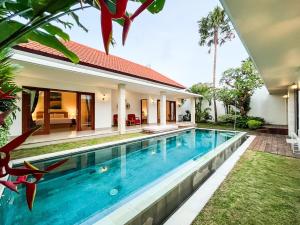 Stylish 3BR Pool Villa 5 Min to Beach Canggu