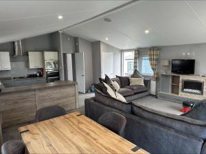 Stunning 5 Berth Lodge With Decking At Valley Farm Holiday Park Ref 46297Bv