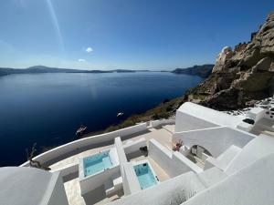 You and Me Suites Oia