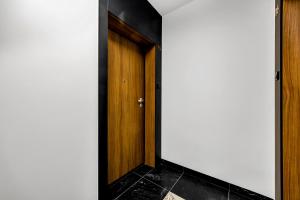 Mokotów Superior Living Apartment by BookingHost