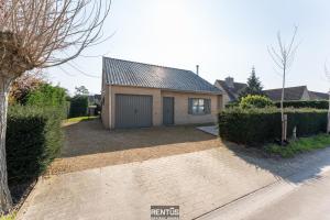 Villa T’Uzetje – villa with pool in Oostduinkerke