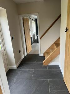 Charming 2-Bedroom Cottage in Warwickshire