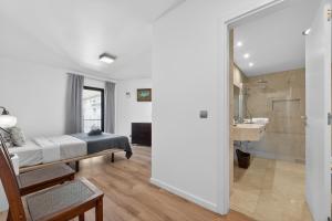 Two Bedroom Apartment with Balcony and Gorgeous view over the Atlantic