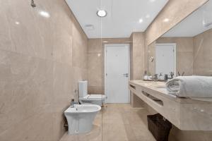 Two Bedroom Apartment with Balcony and Gorgeous view over the Atlantic