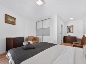 Two Bedroom Apartment with Balcony and Gorgeous view over the Atlantic