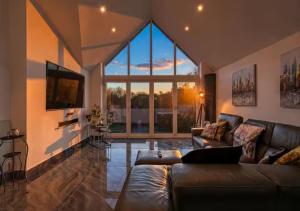 Hidden Lux Manchester Escape: Hot Tub Privacy. - Pass the Keys