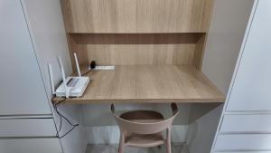 Studio Moderno com Varanda e Piscina