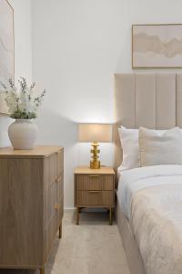 Modern 2 Bed Apartment by MCF