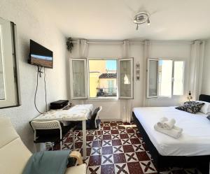 VIEUX NICE VISTA AP4503 by Riviera Holiday Homes