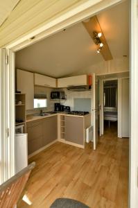 Ferienpark AM WALDRAND - Mobilheim Méditerranée für 4 Personen - Caravelle