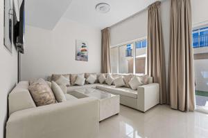 Elegant 3BR Villa Retreat w Private Backyard