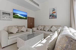 Elegant 3BR Villa Retreat w Private Backyard