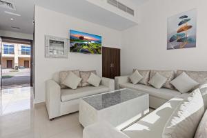 Elegant 3BR Villa Retreat w Private Backyard