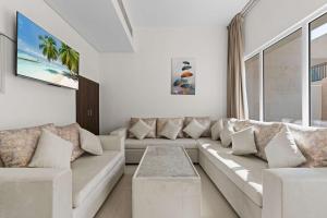 Elegant 3BR Villa Retreat w Private Backyard