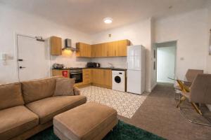New Bright 1-Bed Flat Rear Access & Parking