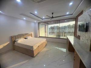 Sai Sansthan Inn