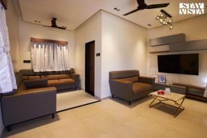 StayVista at Aura Farmstay with Pool & Lawn