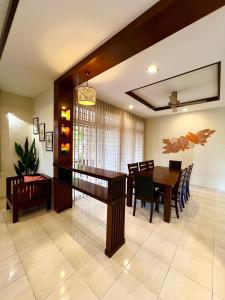 Balinese Homestay at Town Area 18pax Nice Garden suitable forEvent