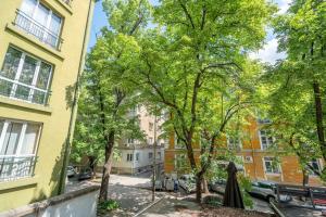 Stylish Two-Bedroom Haven Near Doctor Garden