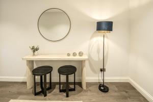 Comfortable 1 Bedroom Barons Court