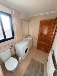 LaZenia beach apartment 6 beds