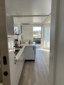 Hausboot Santa Lucia Novigrad - Floating Sea House