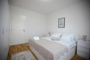 Trogir Kaštela large apartment near the beach