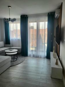 Apartment 10