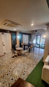 Diamond House