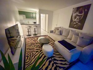 Charmant T2 avec grande terrasse - Tram à 50m - Centre 10mn à pied