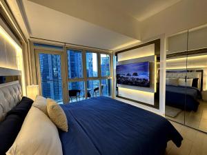 2BR Urban Modernity + Washer Near Uptown Mall