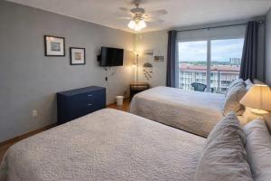 Great Family Condo with EZ Beach Access & SpaceX view Gulfview II #604