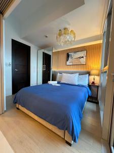 Your Go-To BGC Stay: Stylish Comfort + Washer