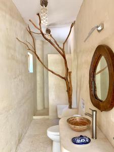 The Jungle House, Sacbé