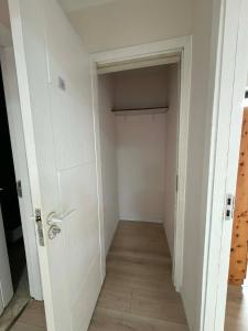 44 Prime Location 1BR New Furniture
