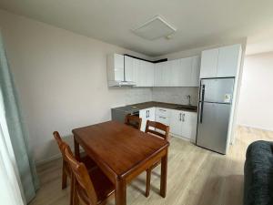 44 Prime Location 1BR New Furniture